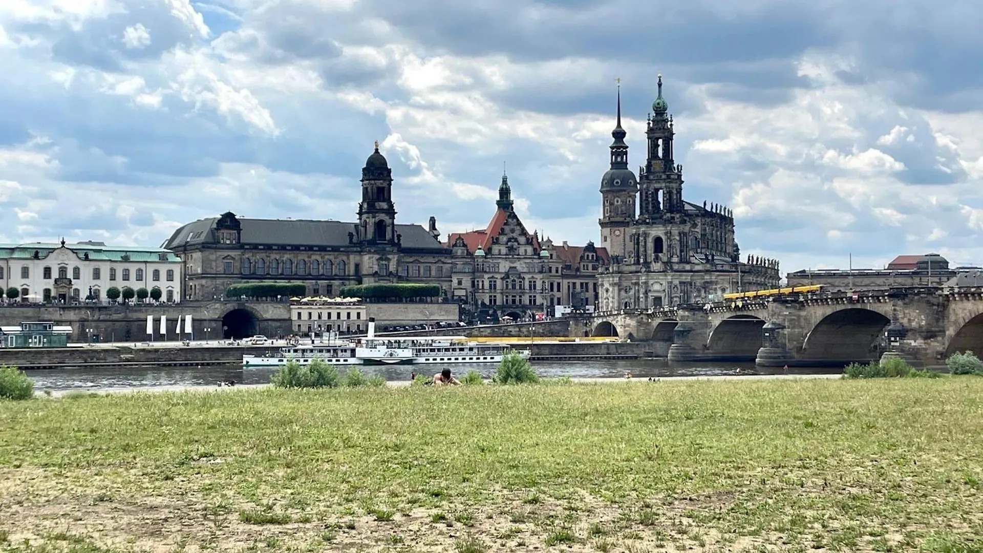 Modernes-Apartment-Elbkiez-Im-Herzen-Von-Dresden 0*, Dresden Germany