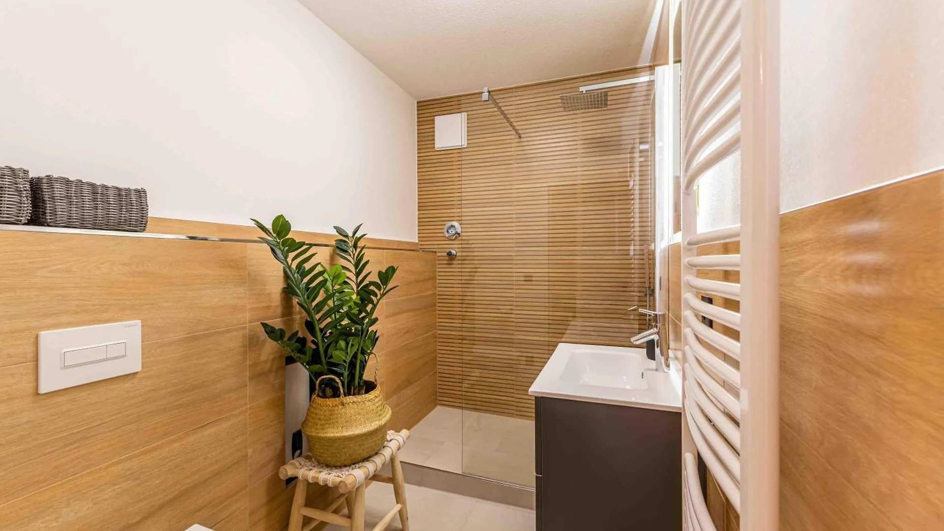 Modernes-Apartment-Elbkiez-Im-Herzen-Von-Dresden Apartment Dresden