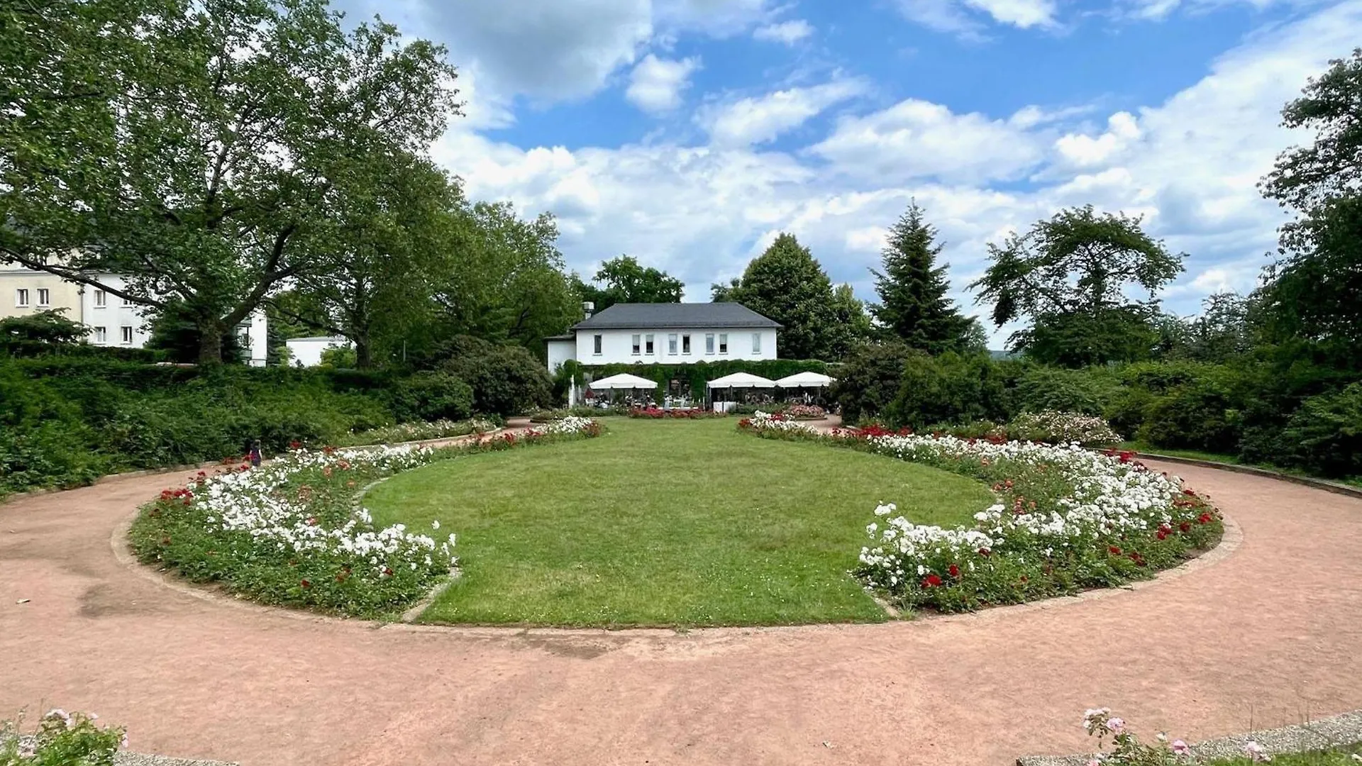 Modernes-Apartment-Elbkiez-Im-Herzen-Von-Dresden Germany